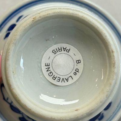 A pair of Chinese blue and white salts with antiquities design — photo 16