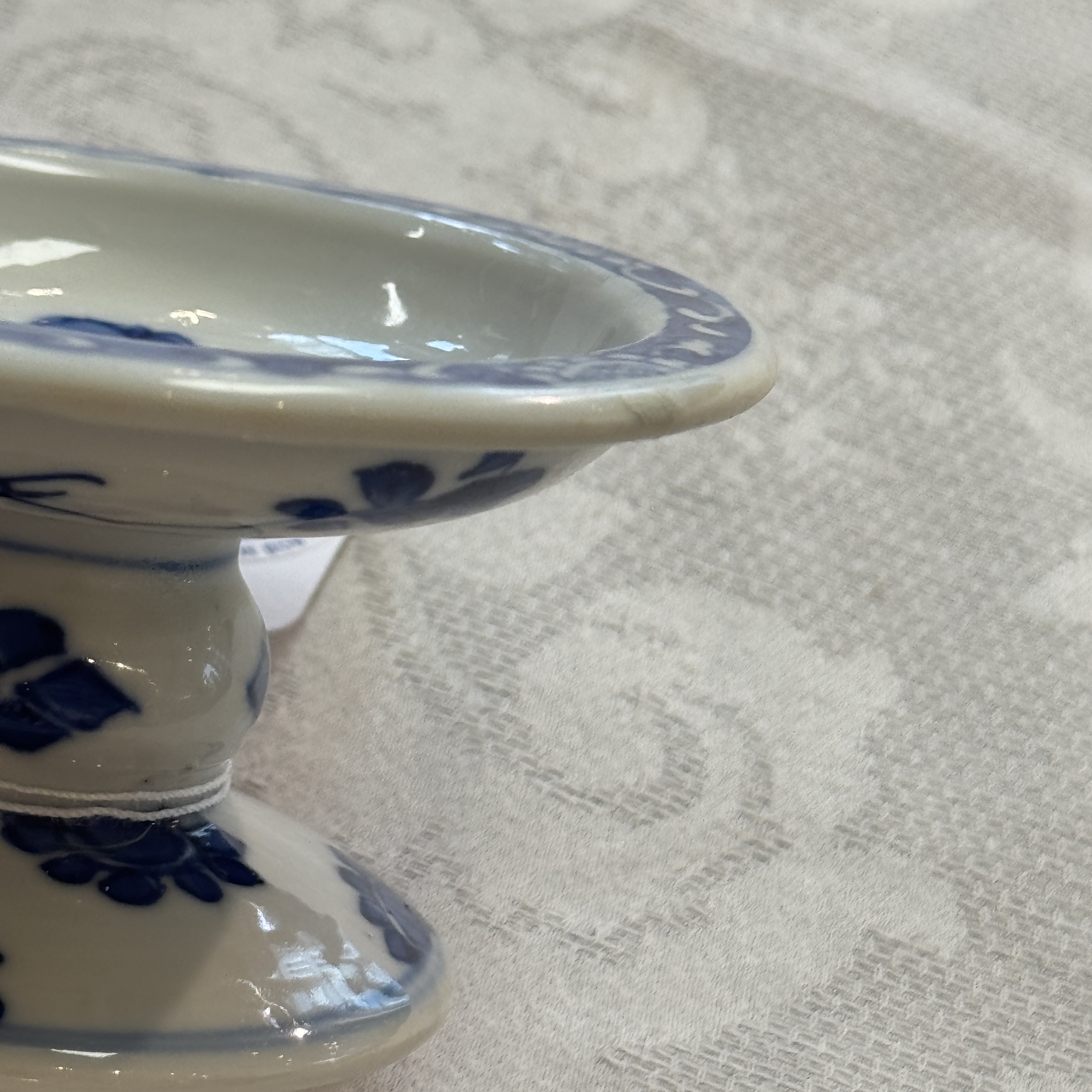 A pair of Chinese blue and white salts with antiquities design — photo 20