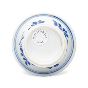 A pair of Chinese blue and white salts with antiquities design — photo 14