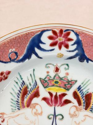 A pair of Chinese famille rose 'Winged Putti' plates — photo 3