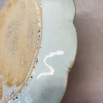 A pair of Chinese famille rose leaf-shaped saucers with figural design — 照片 25