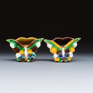A pair of Chinese famille verte sancai biscuit 'Butterfly' water pots and a pair of shoes — photo 2