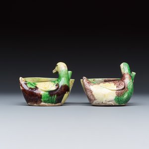 A pair of Chinese famille verte sancai biscuit duck-and-lotus-form water droppers on later wooden stands — photo 4