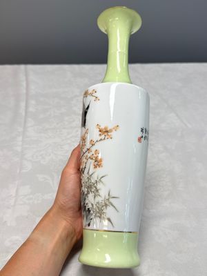 A pair of Chinese polychrome semi-eggshell 'birds among blossoming plum branches' vases — 照片 5