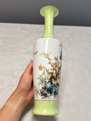 A pair of Chinese polychrome semi-eggshell 'birds among blossoming plum branches' vases — 照片 9