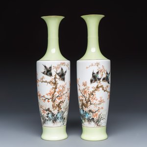 A pair of Chinese polychrome semi-eggshell 'birds among blossoming plum branches' vases — 照片 2