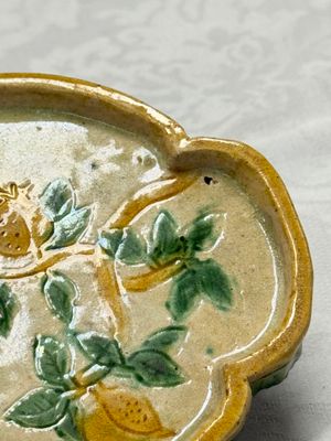 A pair of Chinese sancai-glazed stoneware quadrilobed trays with fruiting branches — photo 3