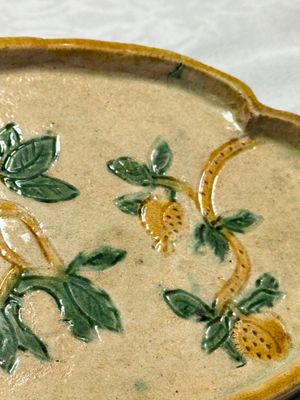 A pair of Chinese sancai-glazed stoneware quadrilobed trays with fruiting branches — photo 7