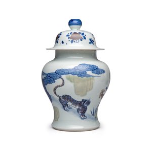A pair of Chinese underglaze-blue, copper-red and celadon-glazed 'Dragon and Tiger' vases and covers — photo 5