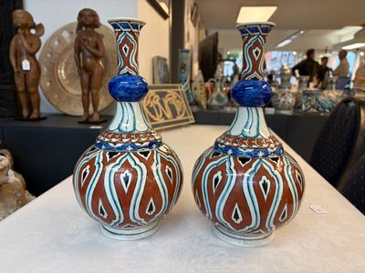 A pair of unusual Samson Iznik-style bottle vases — photo 1