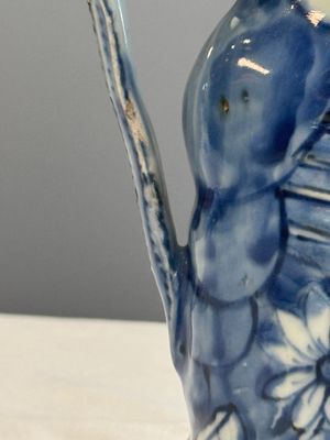 A rare Chinese blue and white 'Crayfish' ewer with silver cover  — 照片 13