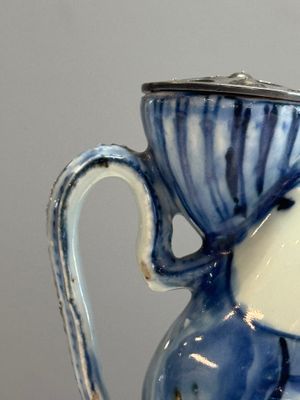 A rare Chinese blue and white 'Crayfish' ewer with silver cover  — 照片 14