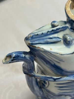A rare Chinese blue and white 'Crayfish' ewer with silver cover  — 照片 18