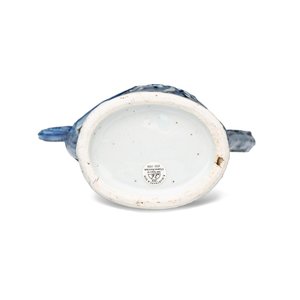 A rare Chinese blue and white 'Crayfish' ewer with silver cover  — 照片 6