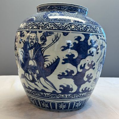 A rare Chinese blue and white 'Immortals' vase — foto 1