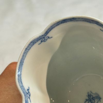 A rare Chinese blue and white 'Mountainous Landscape' lobed goblet — photo 8