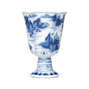 A rare Chinese blue and white 'Mountainous Landscape' lobed goblet — photo 4