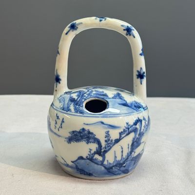 A rare Chinese blue and white 'Mountainous Riverscape' lime pot — 照片 1