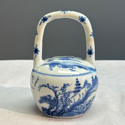 A rare Chinese blue and white 'Mountainous Riverscape' lime pot — 照片 3