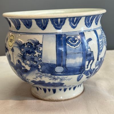 A rare Chinese blue and white 'Ping Sheng San Ji 平升三級' censer — photo 2