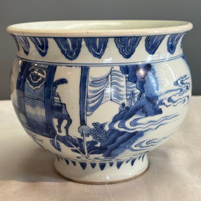 A rare Chinese blue and white 'Ping Sheng San Ji 平升三級' censer — photo 3