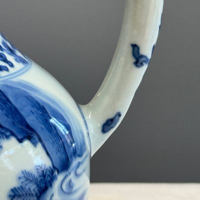 A rare Chinese blue and white 'Scholars Gathering' jug — foto 2