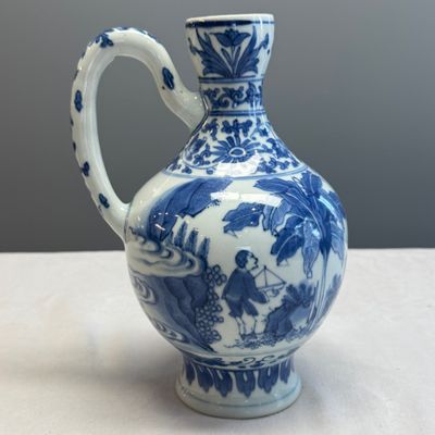 A rare Chinese blue and white 'Scholars Gathering' jug — foto 6