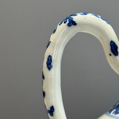 A rare Chinese blue and white 'Scholars Gathering' jug — foto 8