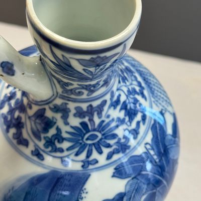 A rare Chinese blue and white 'Scholars Gathering' jug — foto 13
