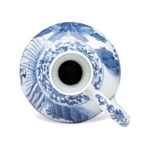 A rare Chinese blue and white 'Scholars Gathering' jug — foto 6