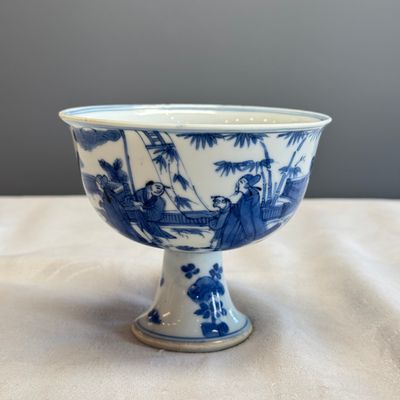 A rare Chinese blue and white 'Zhu Lin Qi Xian 竹林七賢' stem cup — 照片 1