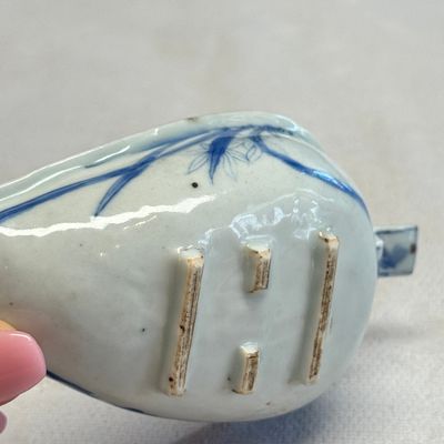 A rare Chinese blue and white scoop-shaped 'Geese' vessel — photo 16
