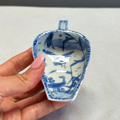 A rare Chinese blue and white scoop-shaped 'Geese' vessel — photo 3