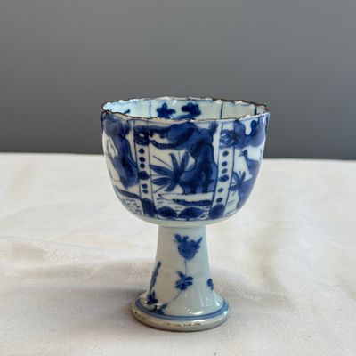 A rare Chinese blue and white stem cup — photo 3