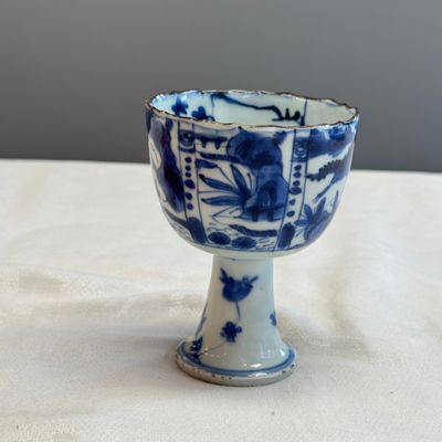 A rare Chinese blue and white stem cup — photo 6