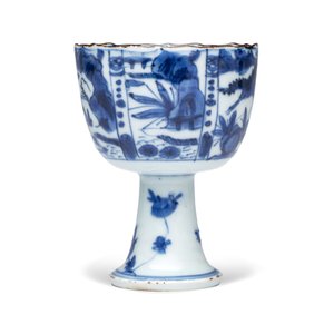 A rare Chinese blue and white stem cup — photo 4