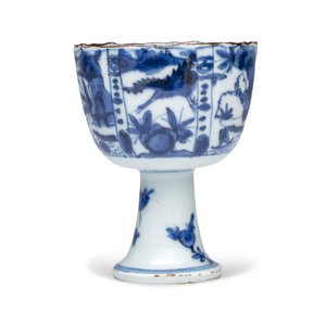 A rare Chinese blue and white stem cup — photo 5