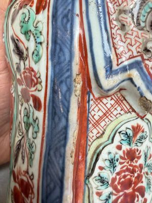 A rare Chinese wucai figure of a dignitary — photo 13