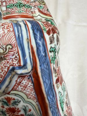 A rare Chinese wucai figure of a dignitary — photo 16