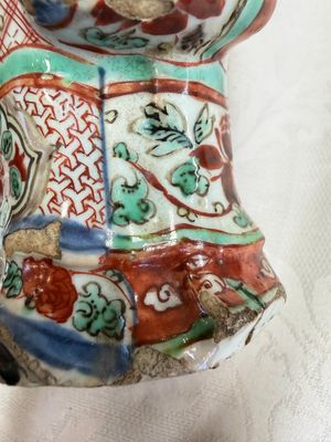 A rare Chinese wucai figure of a dignitary — photo 19