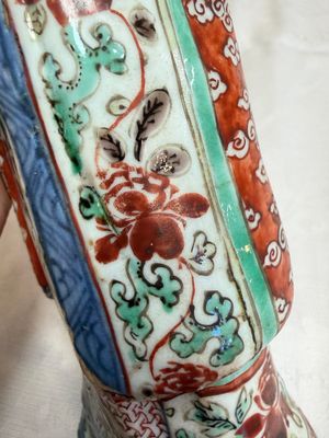 A rare Chinese wucai figure of a dignitary — photo 20