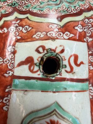 A rare Chinese wucai figure of a dignitary — photo 23