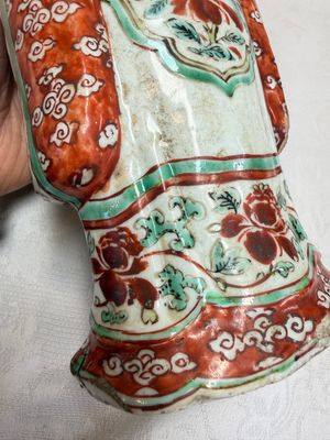 A rare Chinese wucai figure of a dignitary — photo 26
