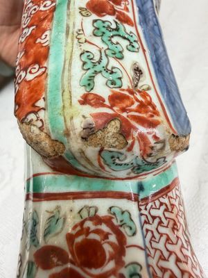A rare Chinese wucai figure of a dignitary — photo 28