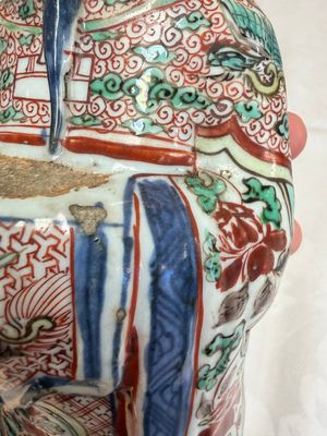 A rare Chinese wucai figure of a dignitary — photo 10