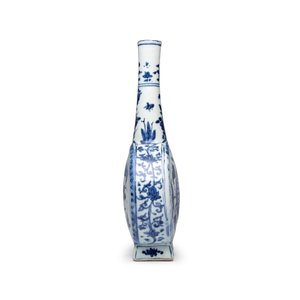 A rare and important Chinese armorial blue and white bottle vase with Royal Spanish arms  — foto 3