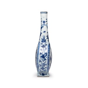 A rare and important Chinese armorial blue and white bottle vase with Royal Spanish arms  — foto 5