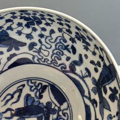 A rare inscribed Chinese blue and white 'Yinglong' offering bowl  — photo 17