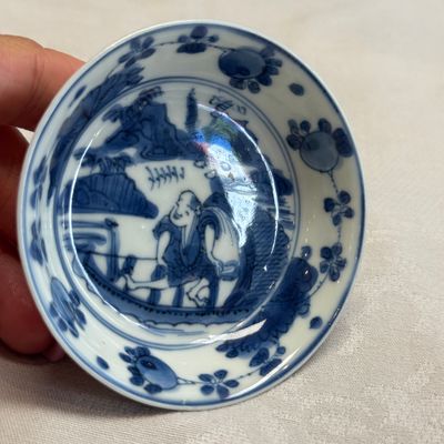 A small Chinese blue and white 'Fisherman' footed saucer dish — photo 6