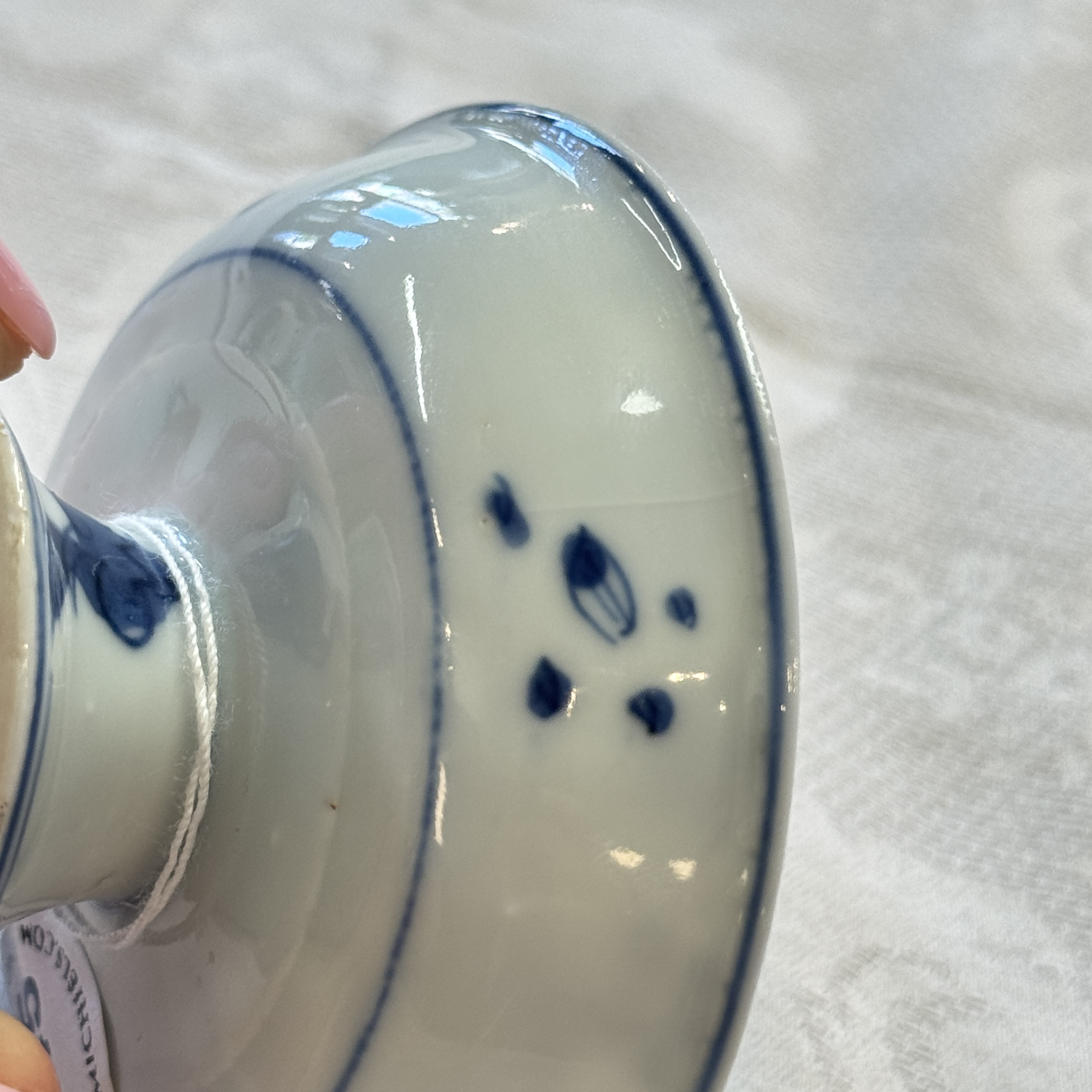 A small Chinese blue and white 'Fisherman' footed saucer dish — photo 11